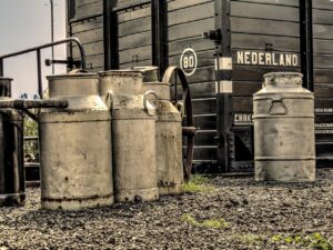 解約方法が簡単なピルの定期便はどのように利用するべき？